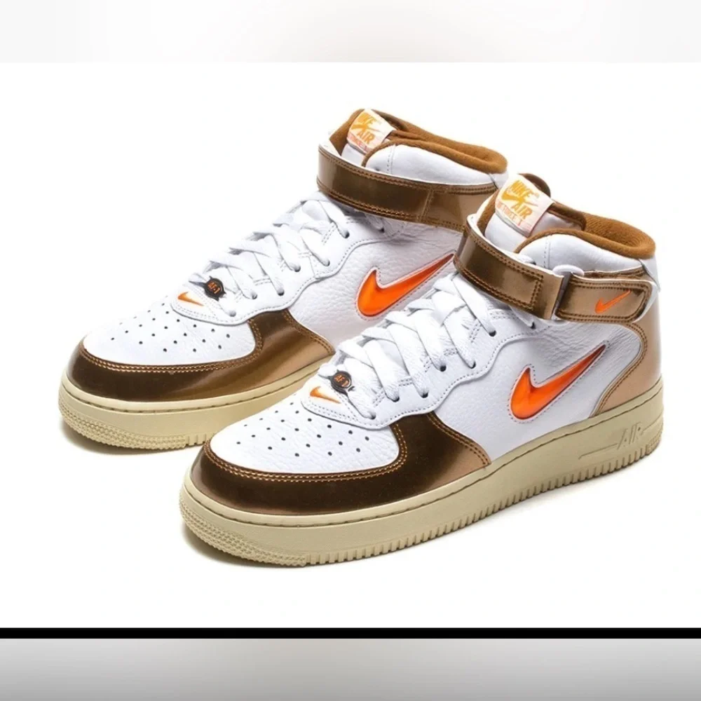 Air Force 1 Mid Qs, Men’s shoes Color: white/orange/copper Size:7 Men’s New